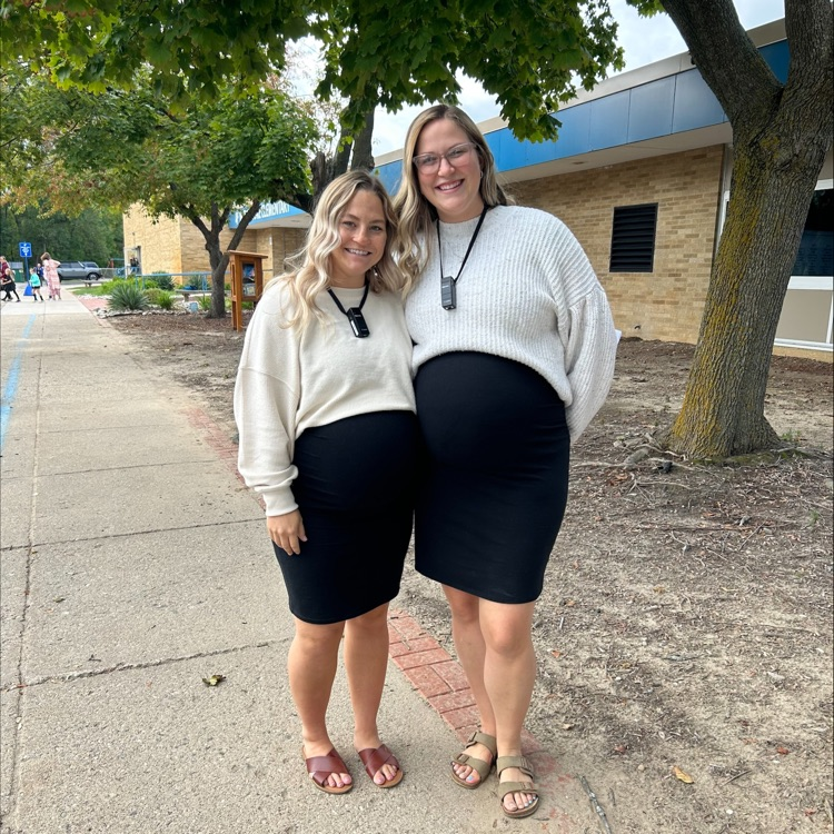 2 teachers dressed alike