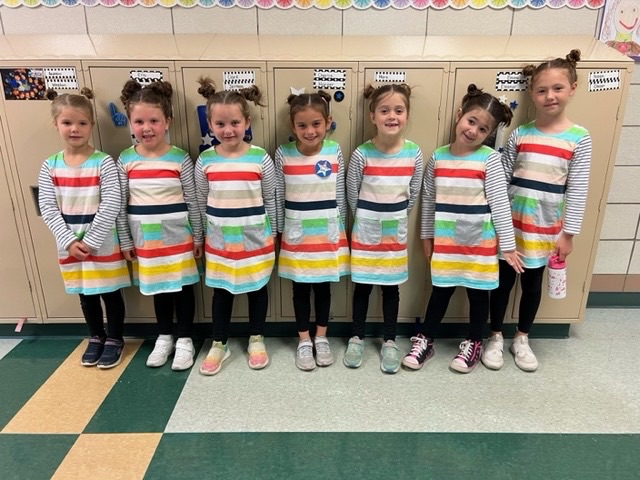 7 girls dressed alike